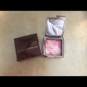 NIB!! Hourglass Ambient Lighting Blush Lumiere